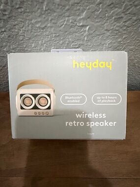 heyday Retro Wireless Speaker — Tan with Gold Handle. NEW